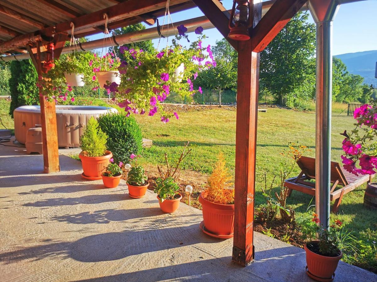 Holiday Home La Sierra Korenica Exterior foto